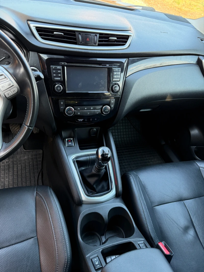Nissan Qashqai, снимка 12 - Автомобили и джипове - 52097082