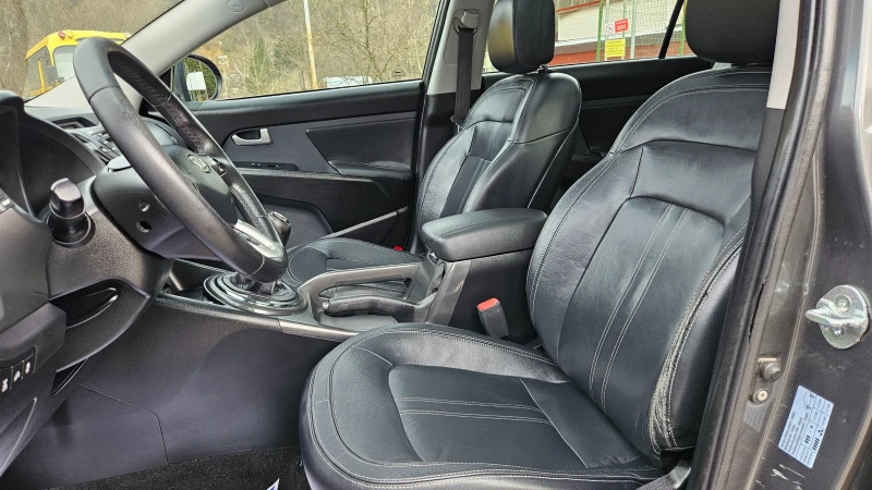Kia Sportage 2.0 4X4/KOJA/NAVIG/PANORAMA/6skorosti, снимка 11 - Автомобили и джипове - 53090798