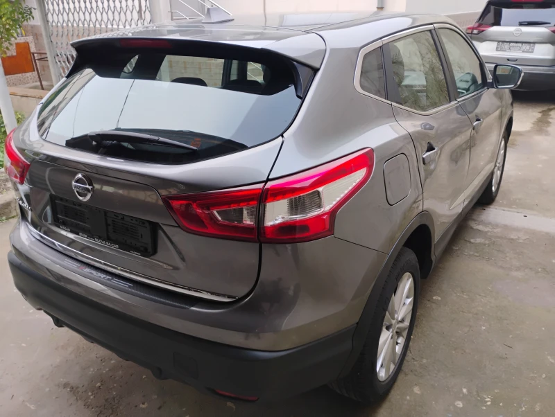 Nissan Qashqai 1, 2 DIG EURO6, снимка 4 - Автомобили и джипове - 53412320