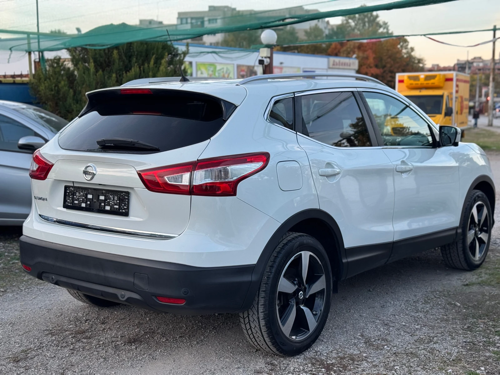 Nissan Qashqai 1.5DCI* NAVI* EURO 6B - изображение 6