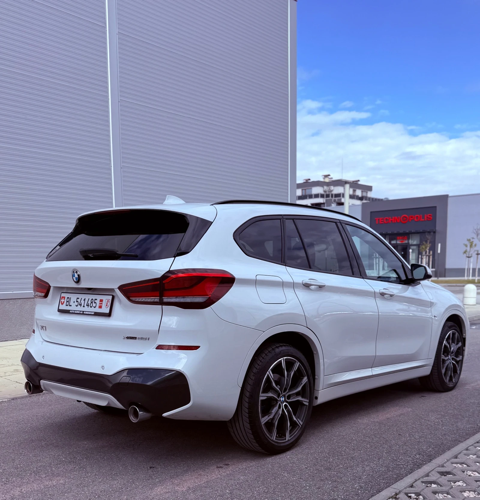 BMW X1 ФЕЙС ЛИФТ /ШВЕЙЦАРИЯ/ М-ПАКЕТ / ФУЛЛ ЕКСТРИ!, снимка 4 - Автомобили и джипове - 53724428