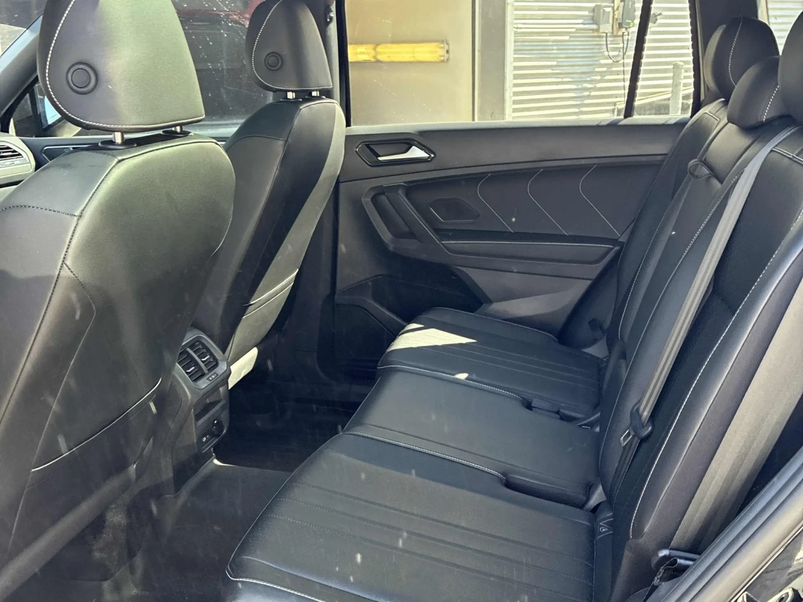 VW Tiguan Comfortline R-Line Black Edition, снимка 11 - Автомобили и джипове - 54870397