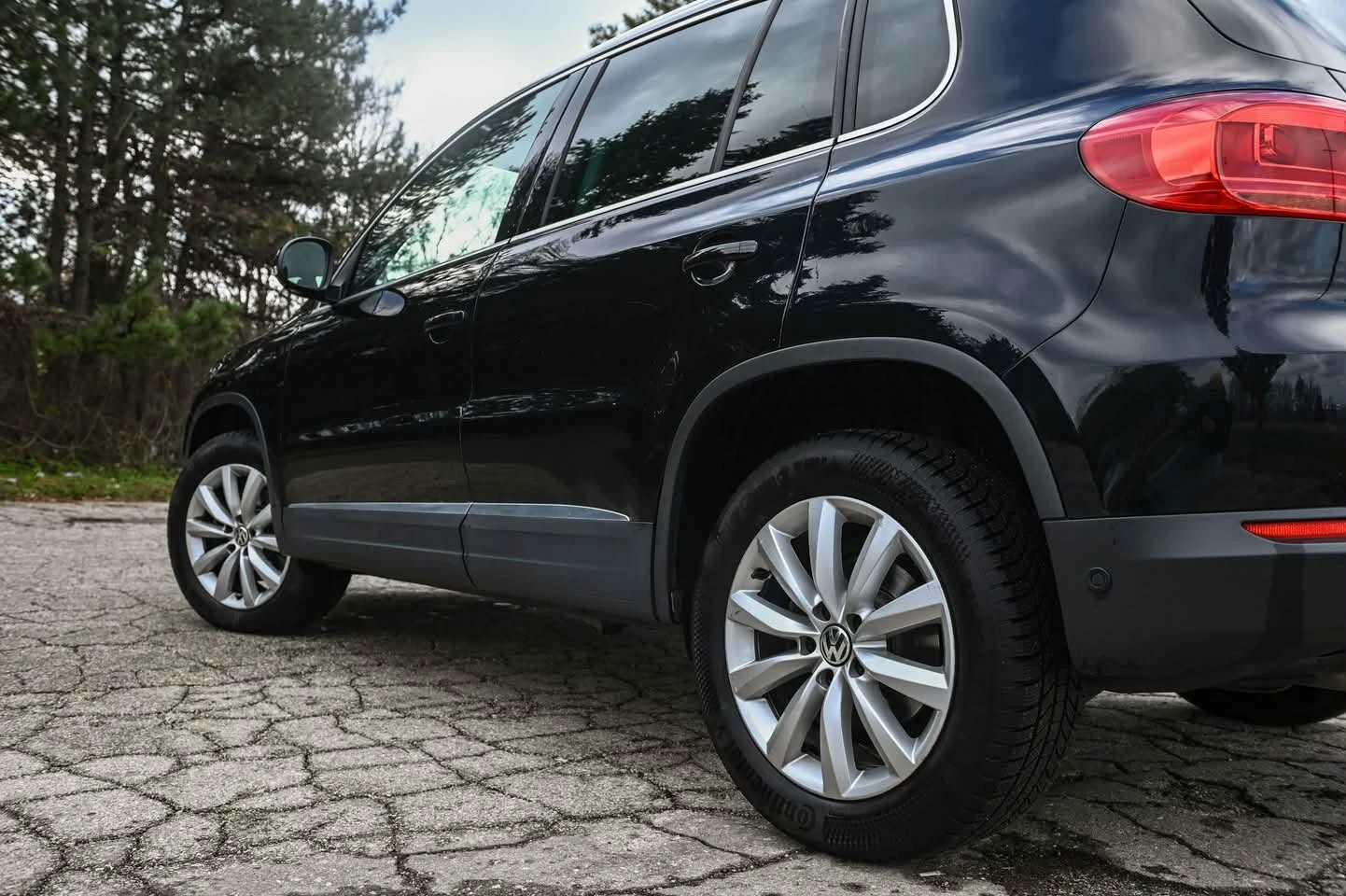VW Tiguan 2.0 TDI 140HP| 4Motion| Пълна сервизна история, снимка 2 - Автомобили и джипове - 54942885