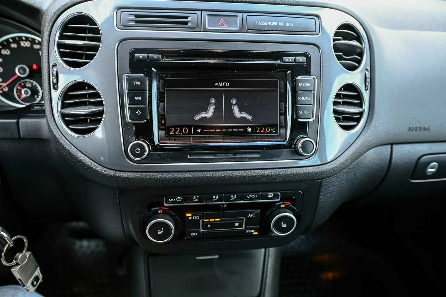 VW Tiguan 2.0 TDI 140HP| 4Motion| Пълна сервизна история, снимка 5 - Автомобили и джипове - 54942885
