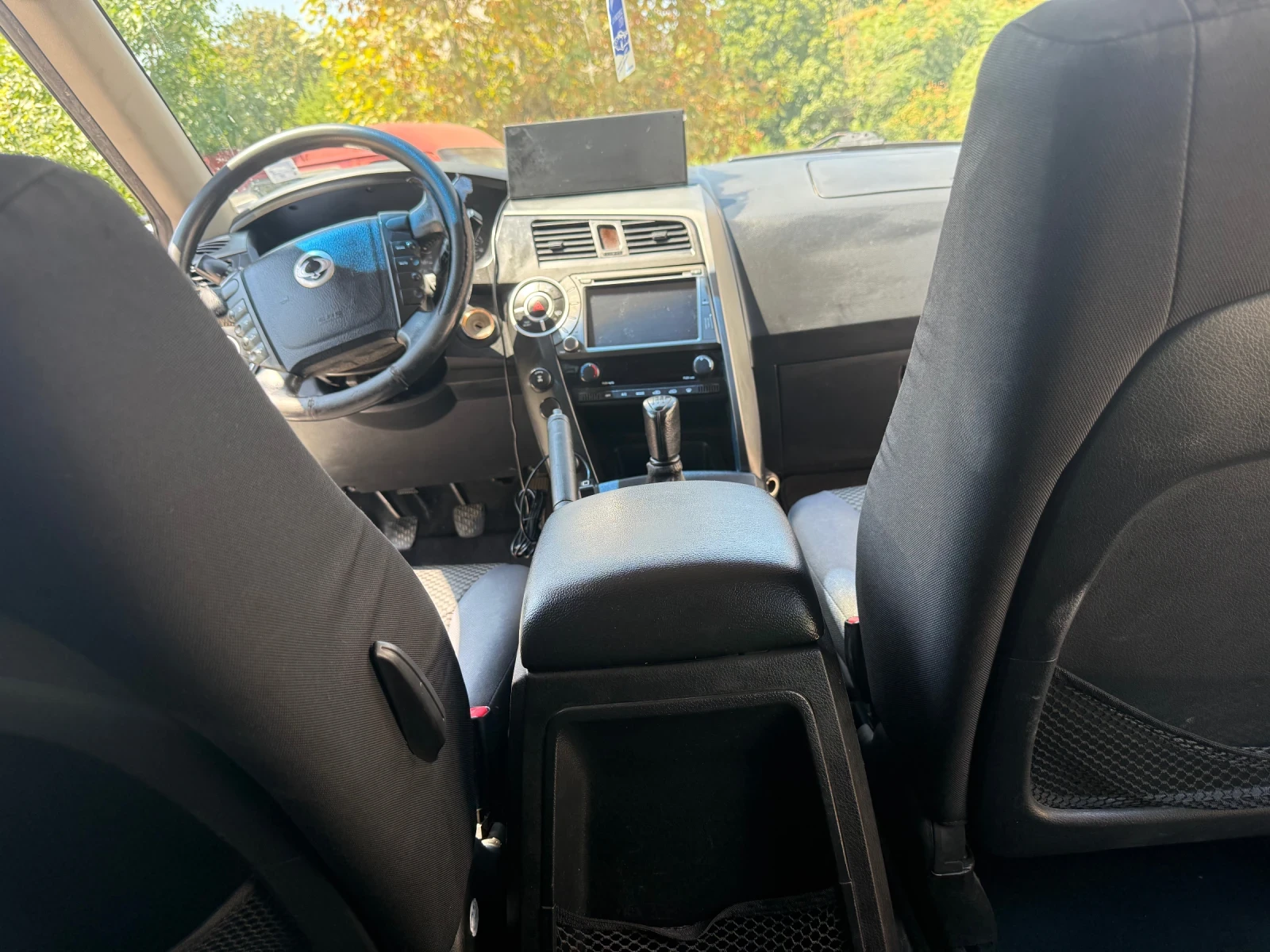 SsangYong Kyron 2.0 XDi 4x4, снимка 9 - Автомобили и джипове - 55606504
