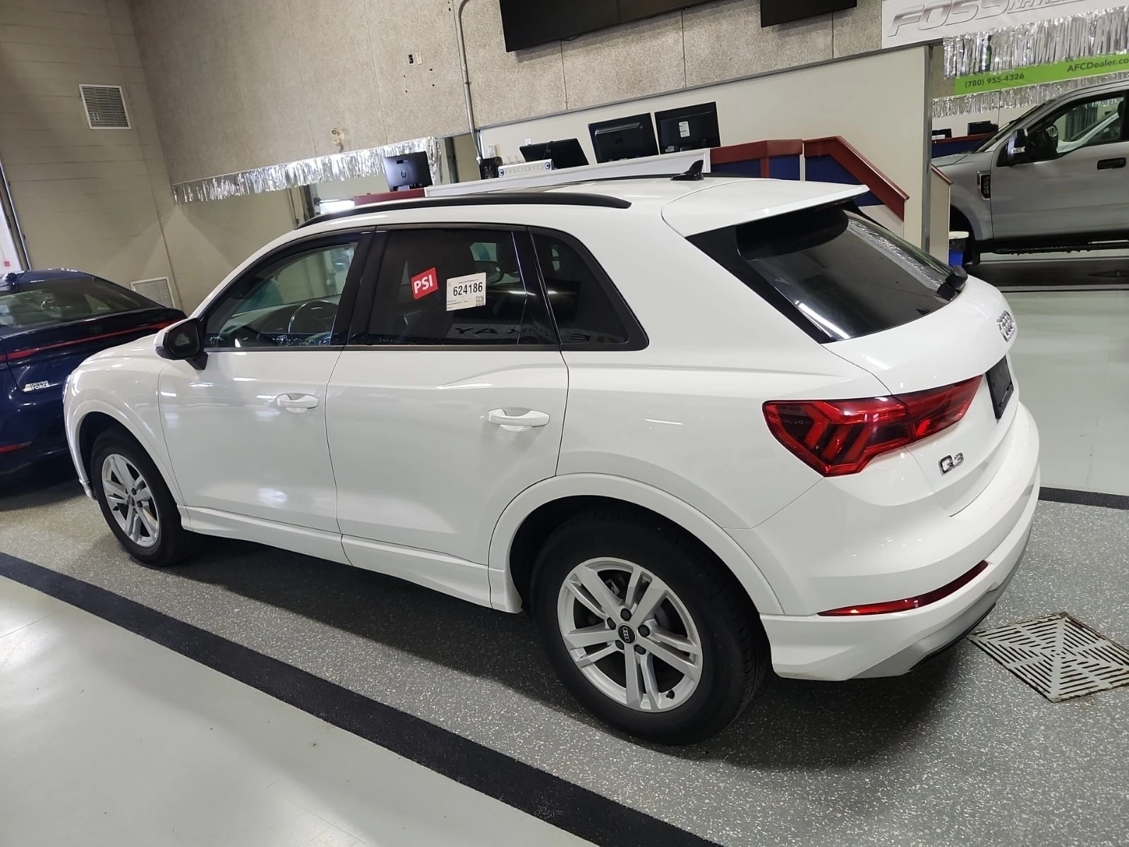 Audi Q3  /  AWD, 2L / 2 КЛЮЧА / 2 ЧИФТА ГУМИ С ДЖАНТИ, снимка 4 - Автомобили и джипове - 55846839
