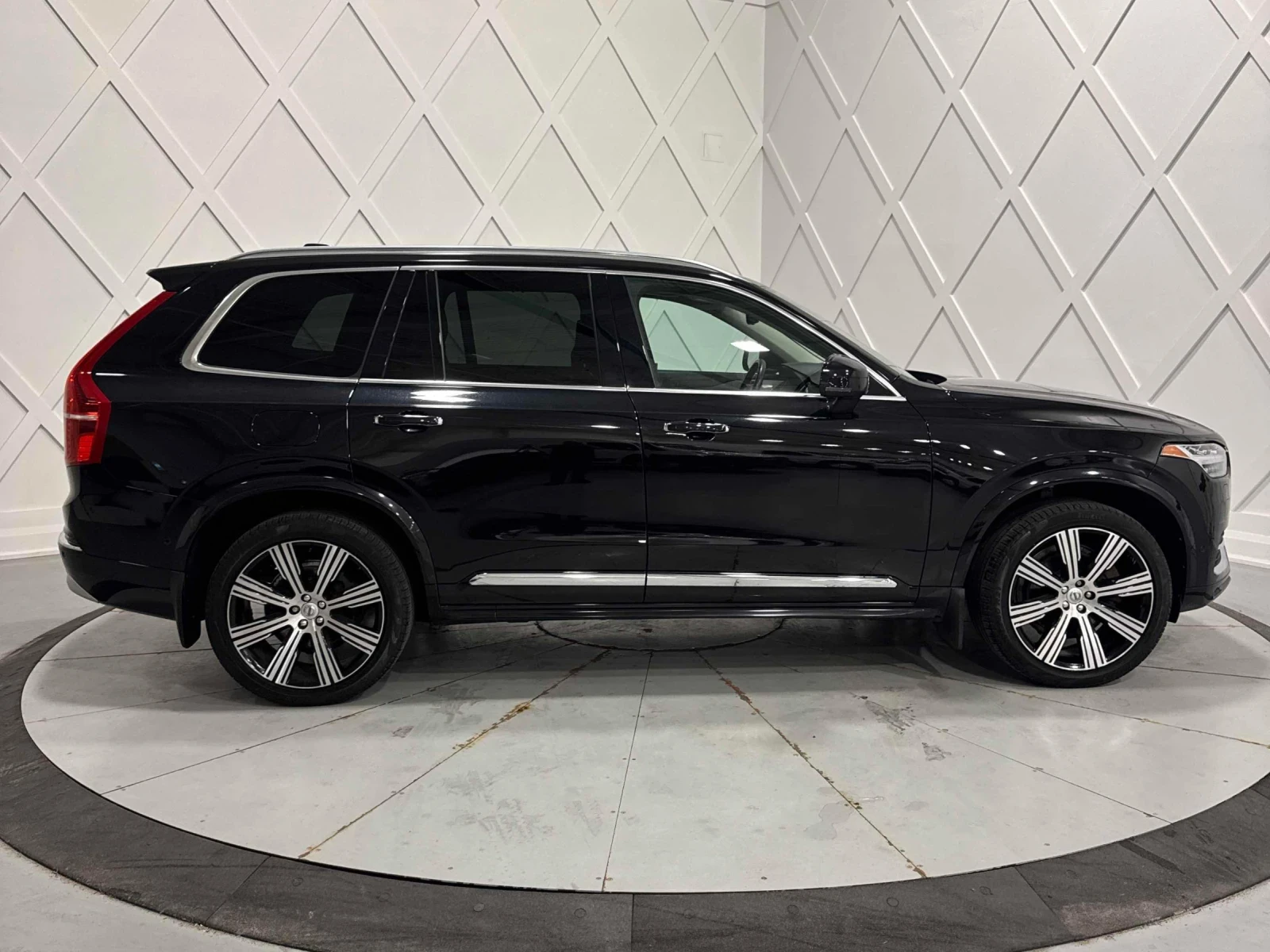 Volvo Xc90 Inscription* 360* Pano* Bowers* HUD* Обдух* 2ключа, снимка 4 - Автомобили и джипове - 55961795