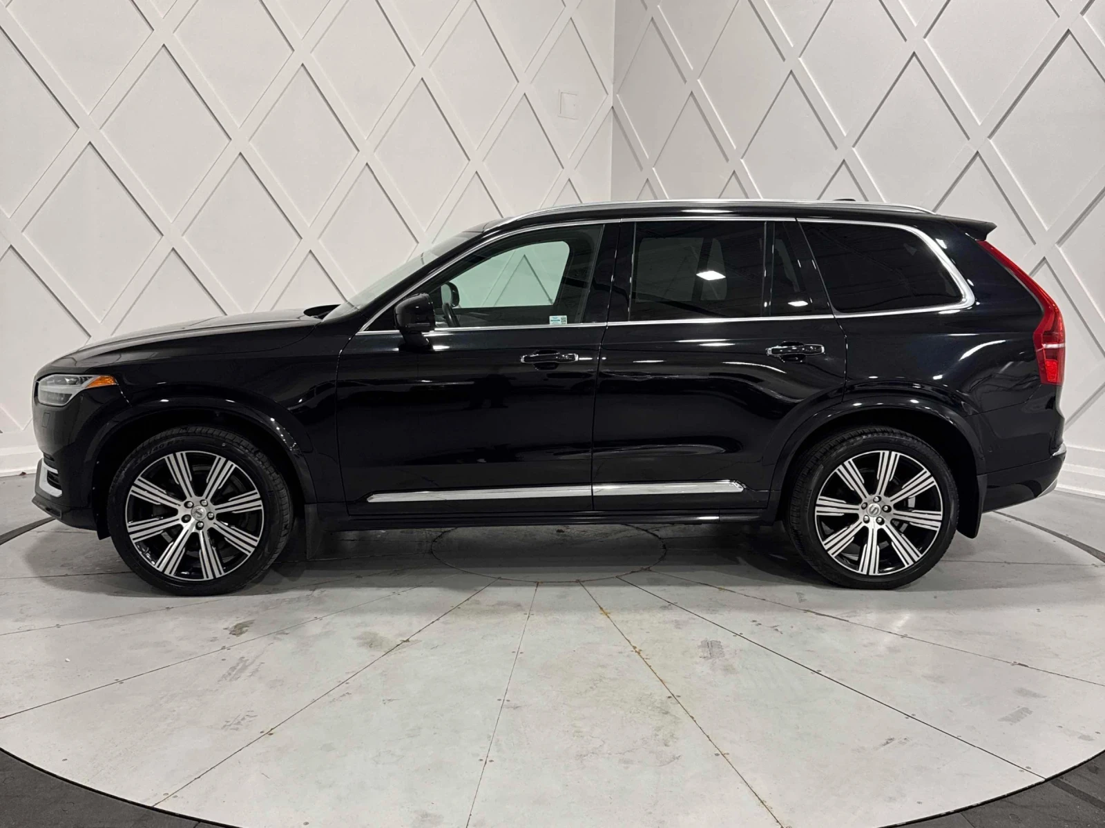 Volvo Xc90 Inscription* 360* Pano* Bowers* HUD* Обдух* 2ключа, снимка 3 - Автомобили и джипове - 55961795