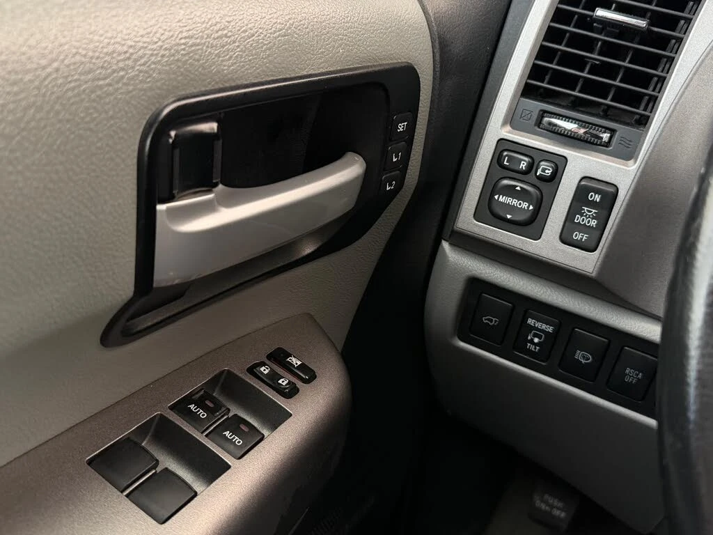Toyota Sequoia 5.7* 4x4* LIMITED* �������* CAM* PODGREV* JBL-AUDI | Mobile.bg � ����������� 11