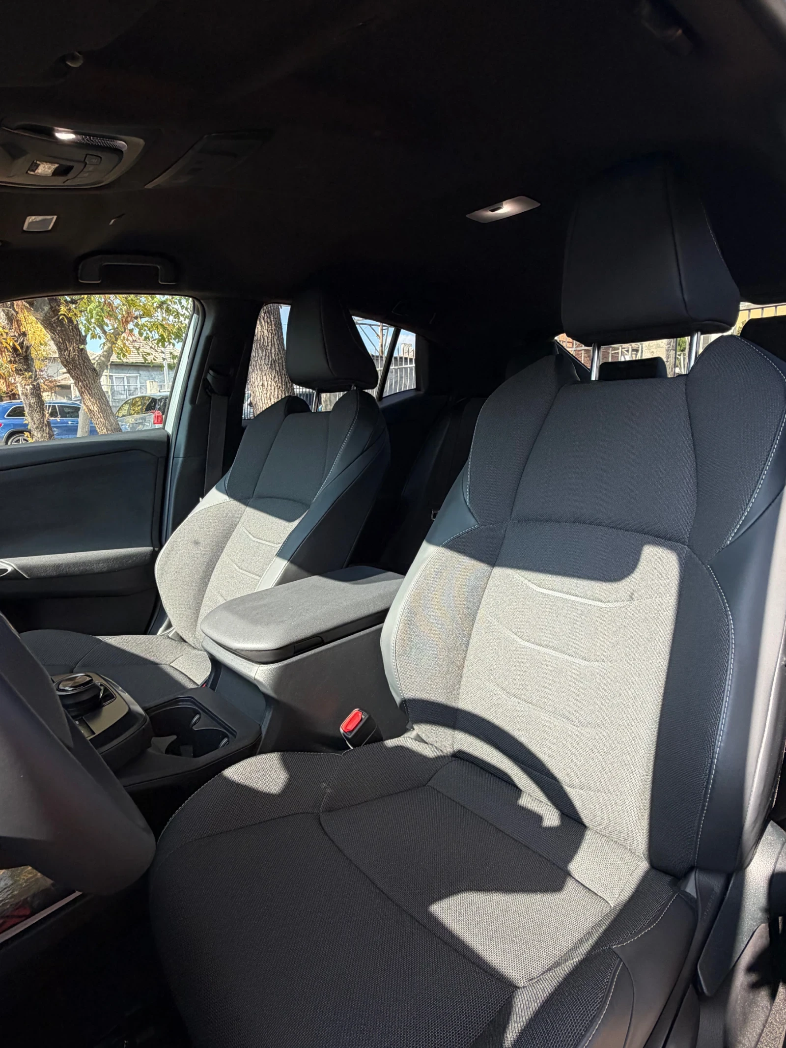 Toyota C-HR, снимка 9 - Автомобили и джипове - 56662952