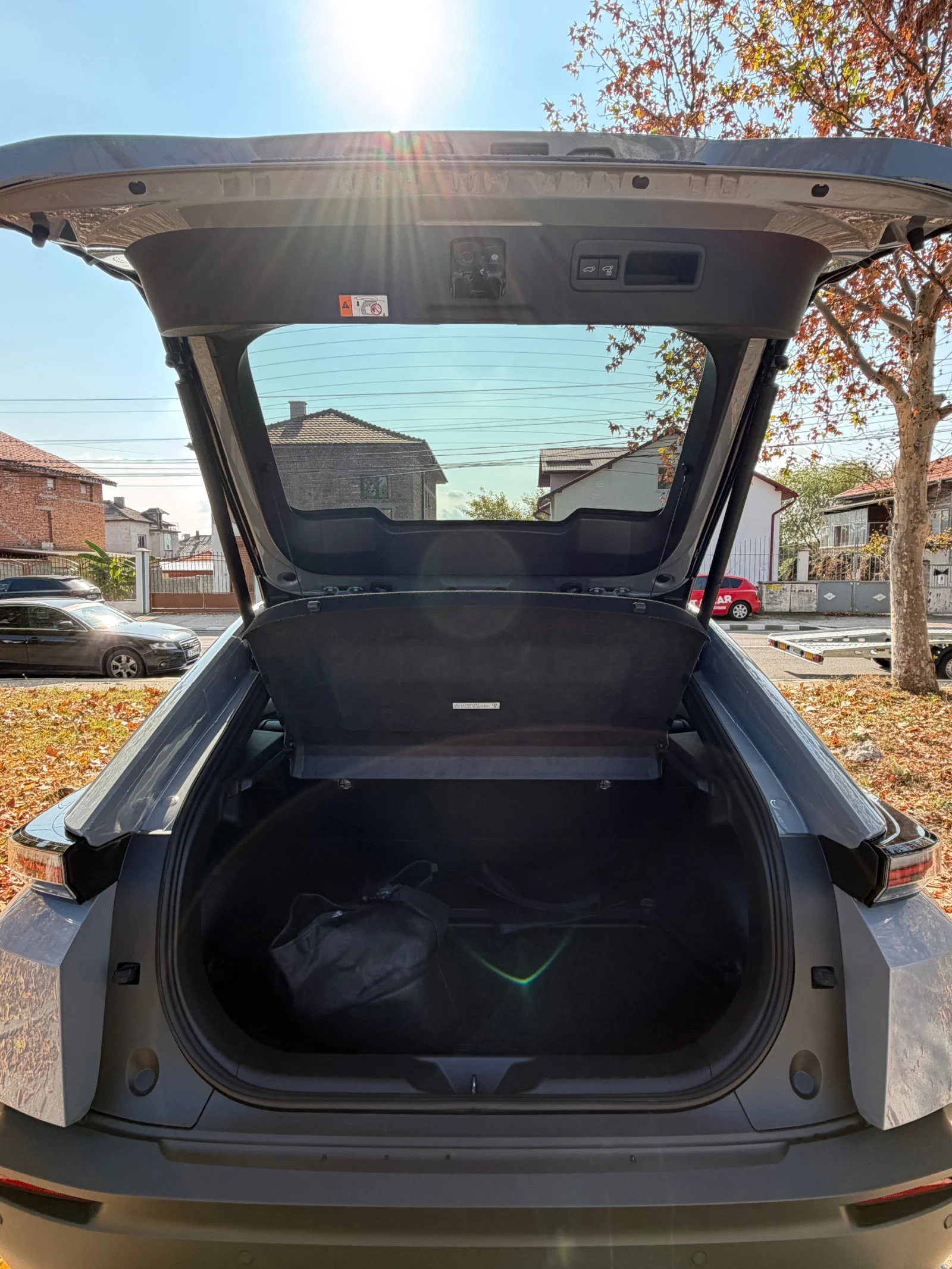 Toyota C-HR, снимка 16 - Автомобили и джипове - 56662952