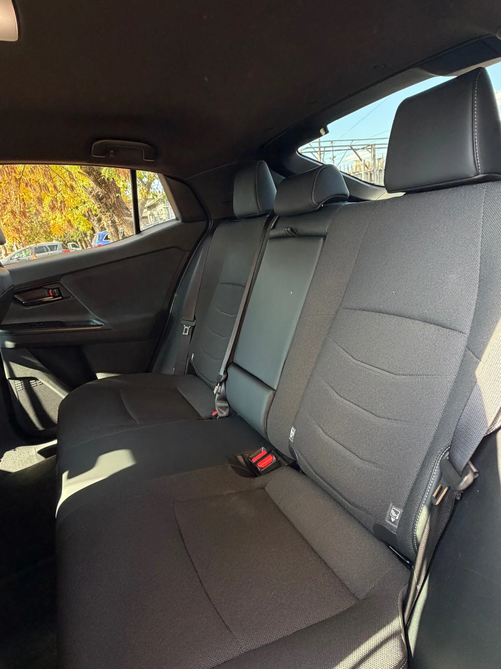 Toyota C-HR, снимка 13 - Автомобили и джипове - 56662952