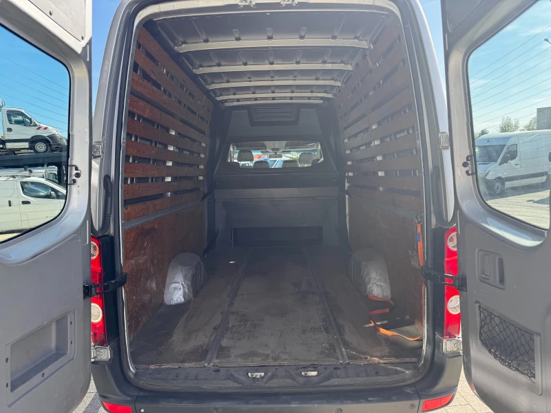 VW Crafter 2.5TDI 163к.с. MAXI 6-местен Клима , снимка 17 - Бусове и автобуси - 47450935