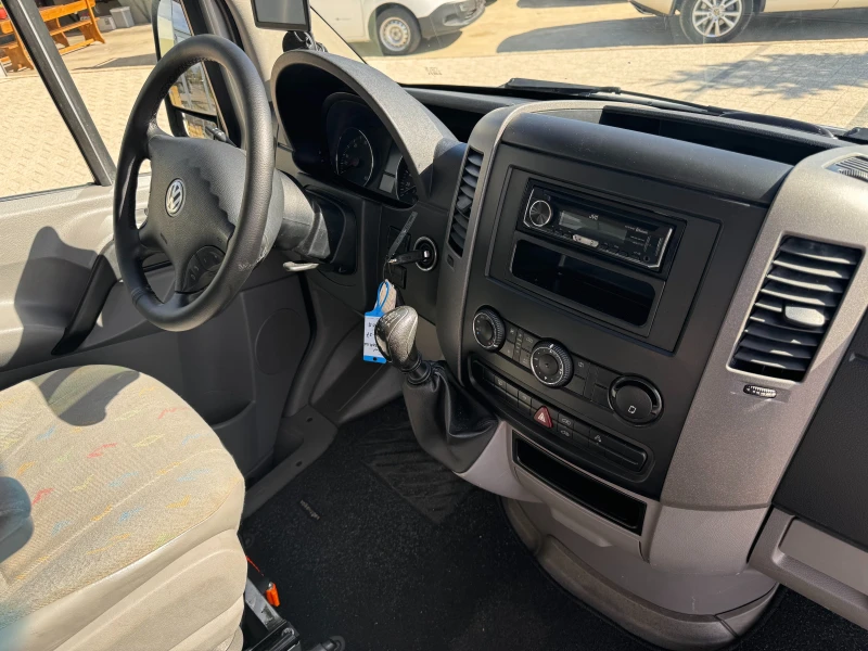 VW Crafter 2.5TDI 163к.с. MAXI 6-местен Клима , снимка 10 - Бусове и автобуси - 47450935