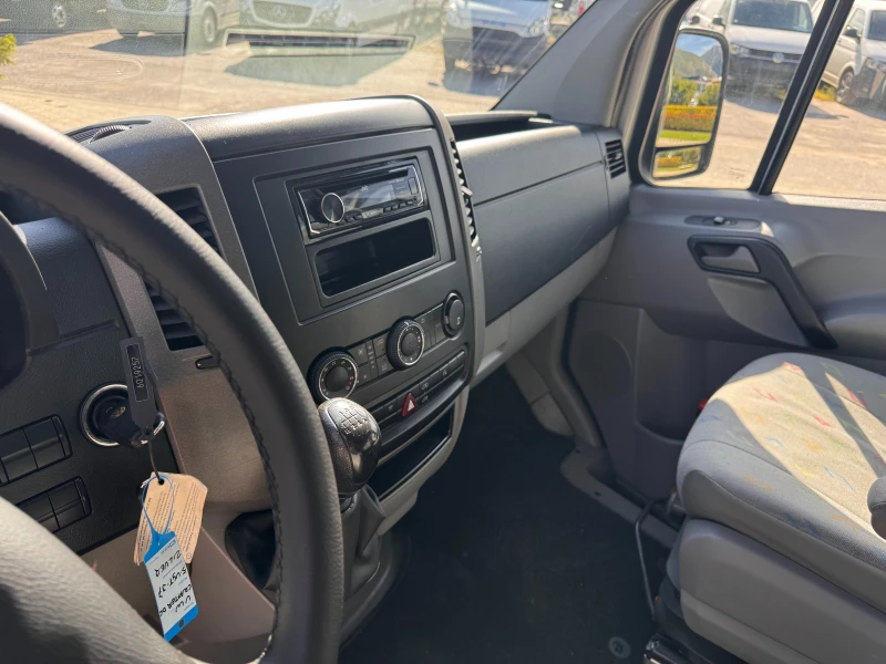 VW Crafter 2.5TDI 163к.с. MAXI 6-местен Клима , снимка 14 - Бусове и автобуси - 47450935