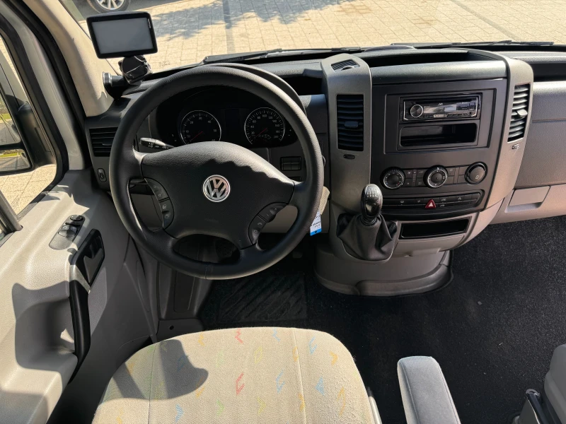 VW Crafter 2.5TDI 163к.с. MAXI 6-местен Клима , снимка 11 - Бусове и автобуси - 47450935