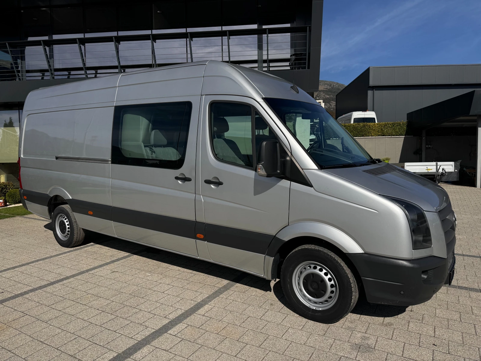 VW Crafter 2.5TDI 163к.с. MAXI 6-местен Клима  - изображение 2