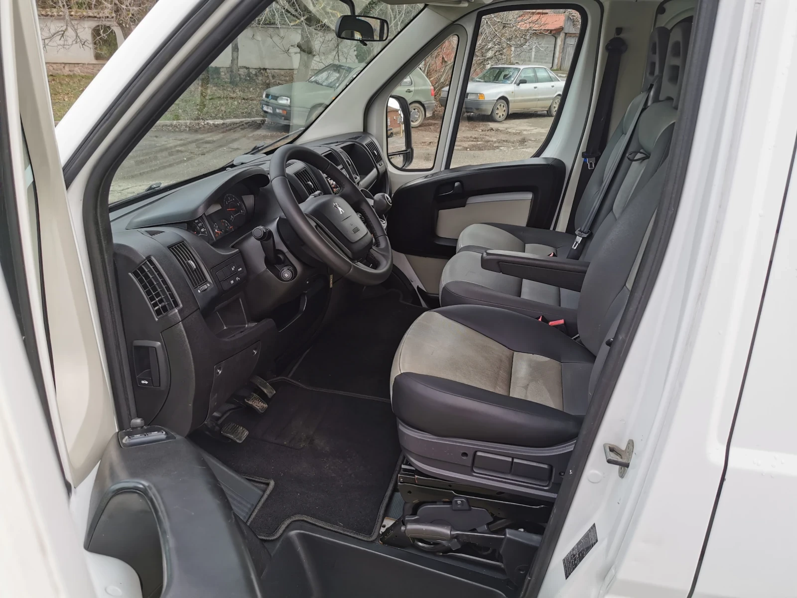 Peugeot Boxer 7 местен  - изображение 10