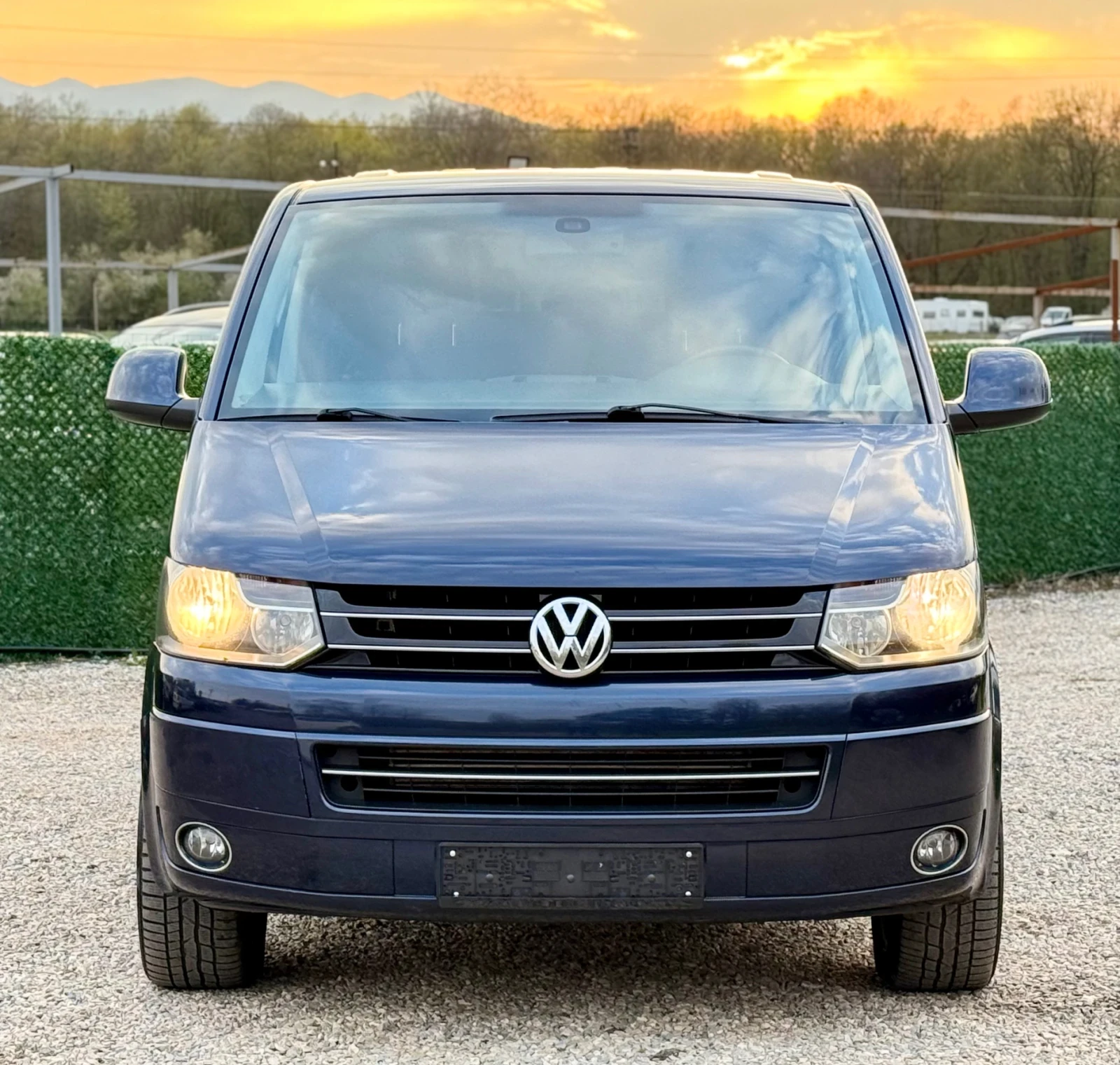 VW Transporter 2.0TDi DSG* NAVI* MAXI, снимка 2 - Бусове и автобуси - 54211817