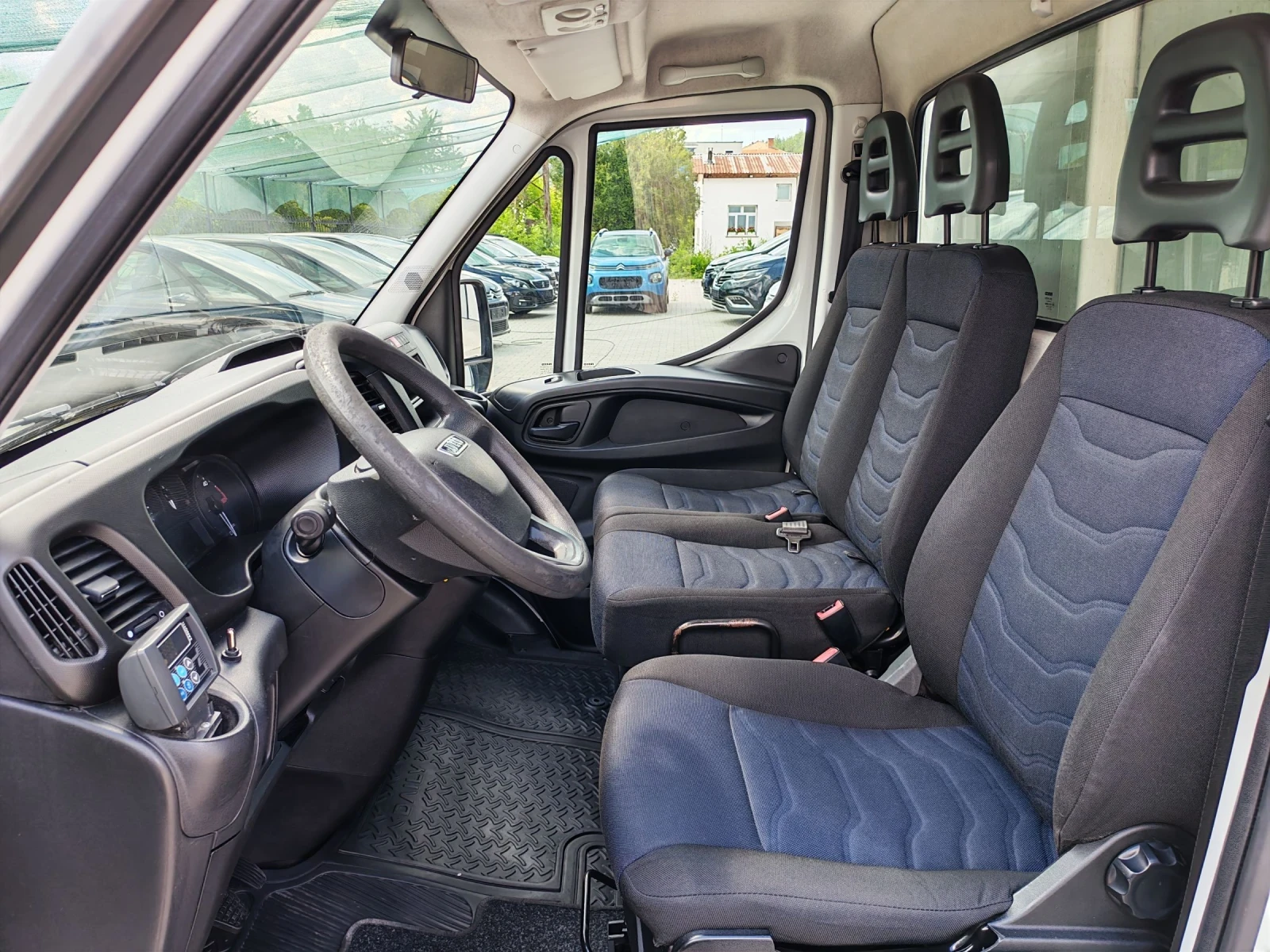 Iveco 35c15  3000 кубика. От -20  до + 30  хладилен, снимка 13 - Бусове и автобуси - 54961604
