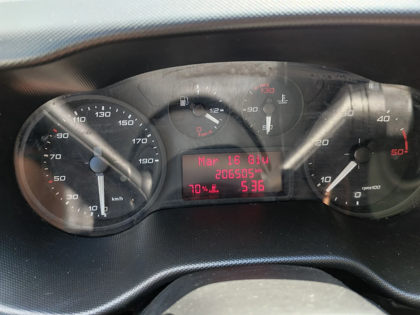 Iveco 35c15  3000 кубика. От -20  до + 30  хладилен, снимка 8 - Бусове и автобуси - 54961604
