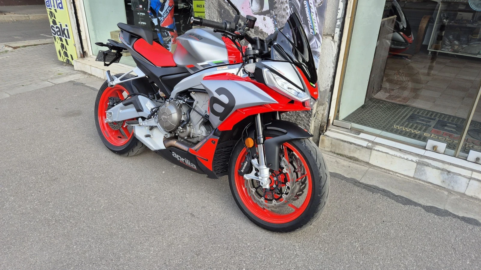Aprilia Tuono 660