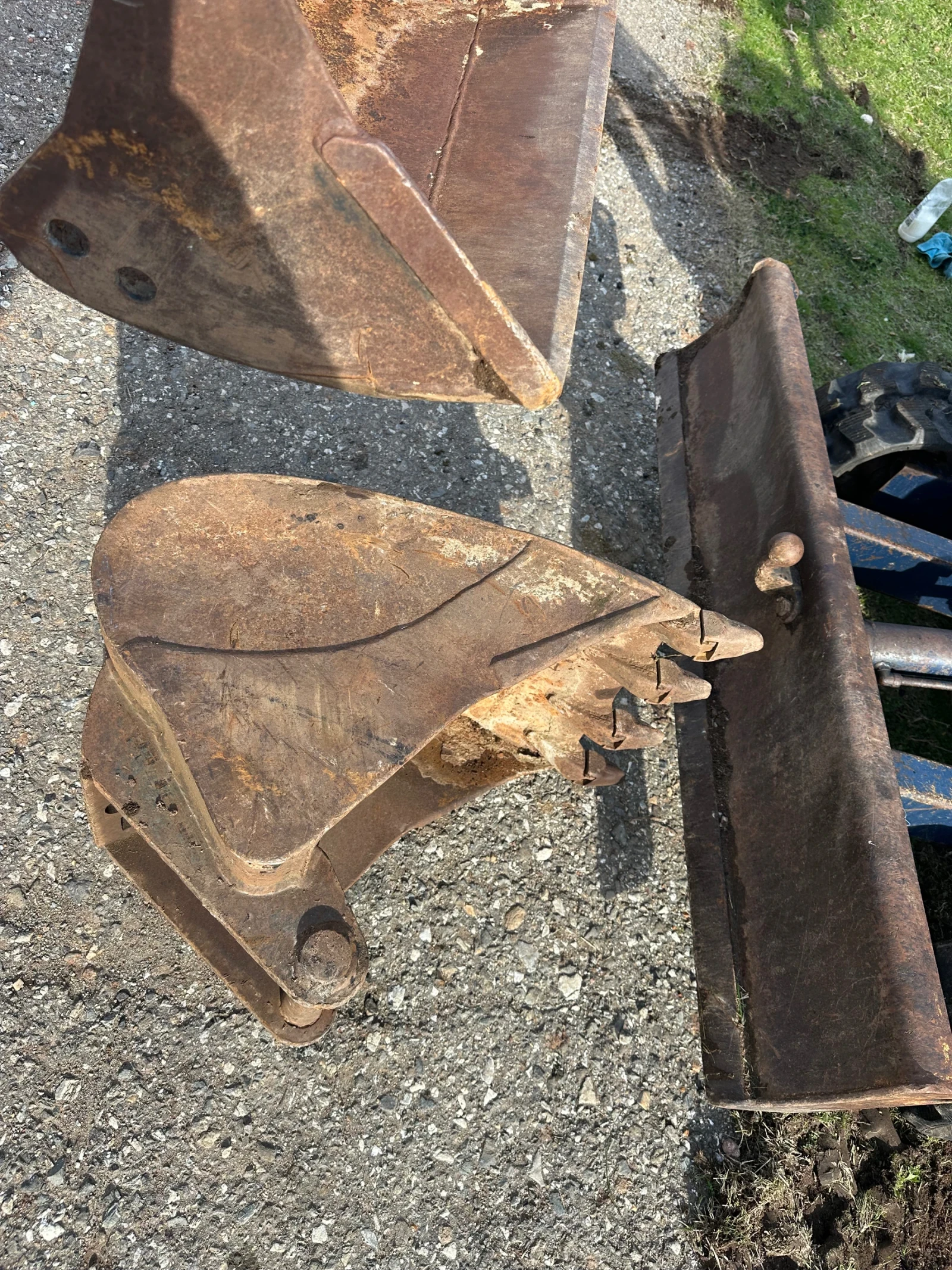 Багер Kubota U-20 Бързосменик 2бр Кофи КАТО НОВ - изображение 9