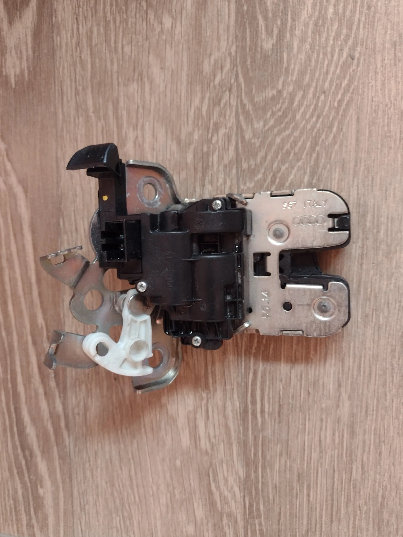 5E0827505 ����� ����� ����� �� SKODA FABIA III, OCTAVIA III, RAPID 5E0.827.505 | Mobile.bg � ����������� 1