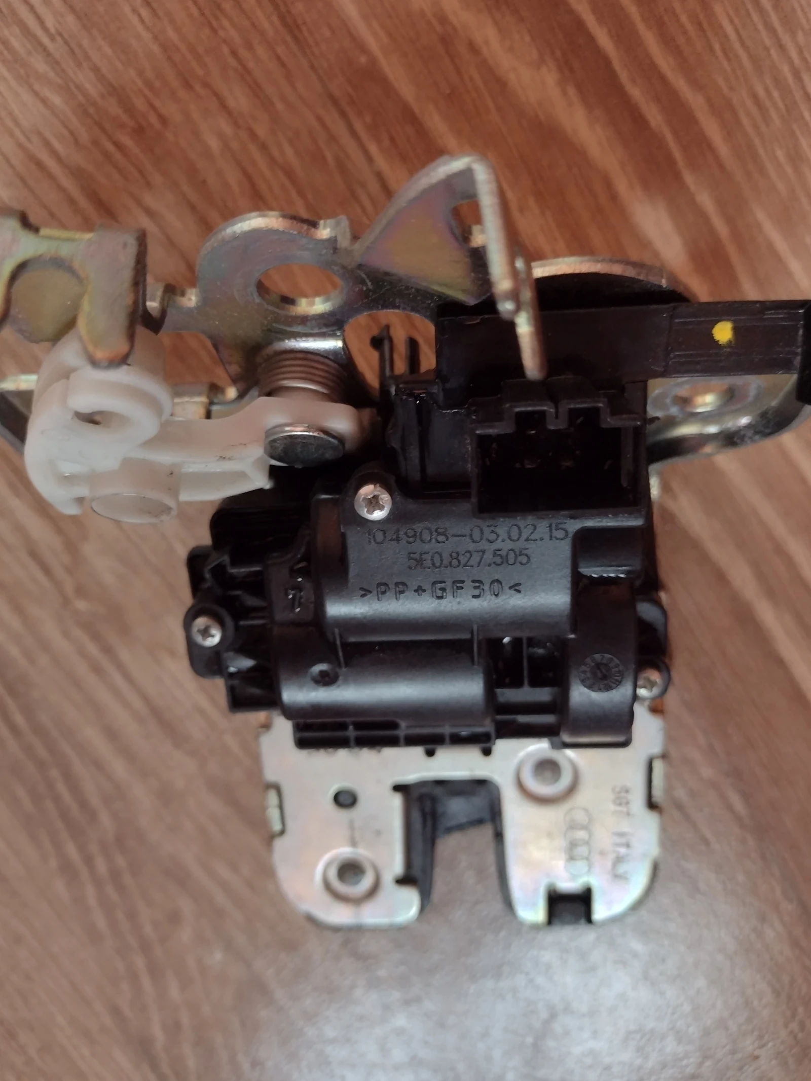 5E0827505 ����� ����� ����� �� SKODA FABIA III, OCTAVIA III, RAPID 5E0.827.505 | Mobile.bg � ����������� 2