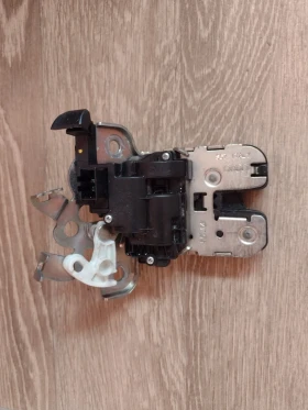 5E0827505 брава заден капак за SKODA FABIA III, OCTAVIA III, RAPID 5E0.827.505