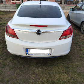 Opel Insignia 2.2 TDCI, снимка 5 - Автомобили и джипове - 45102543