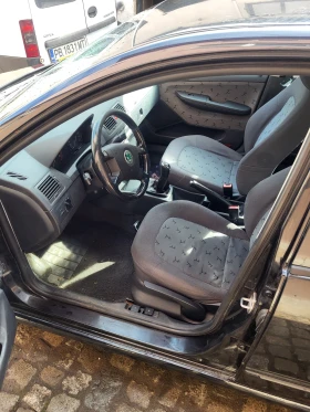Skoda Fabia Хечбек, снимка 6 - Автомобили и джипове - 53689050
