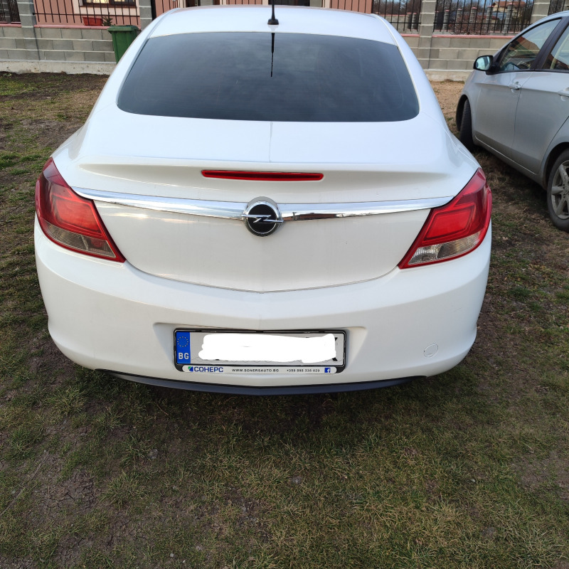 Opel Insignia 2.2 TDCI, снимка 5 - Автомобили и джипове - 45818338