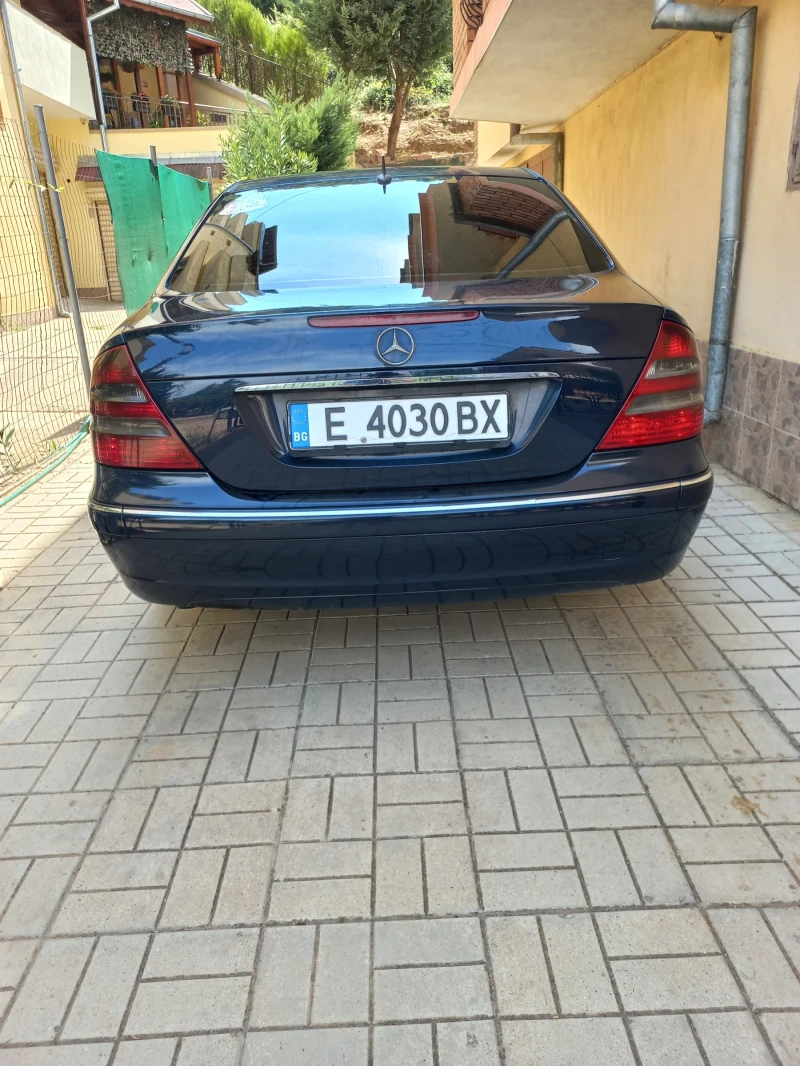 Mercedes-Benz E 220, снимка 10 - Автомобили и джипове - 47522075