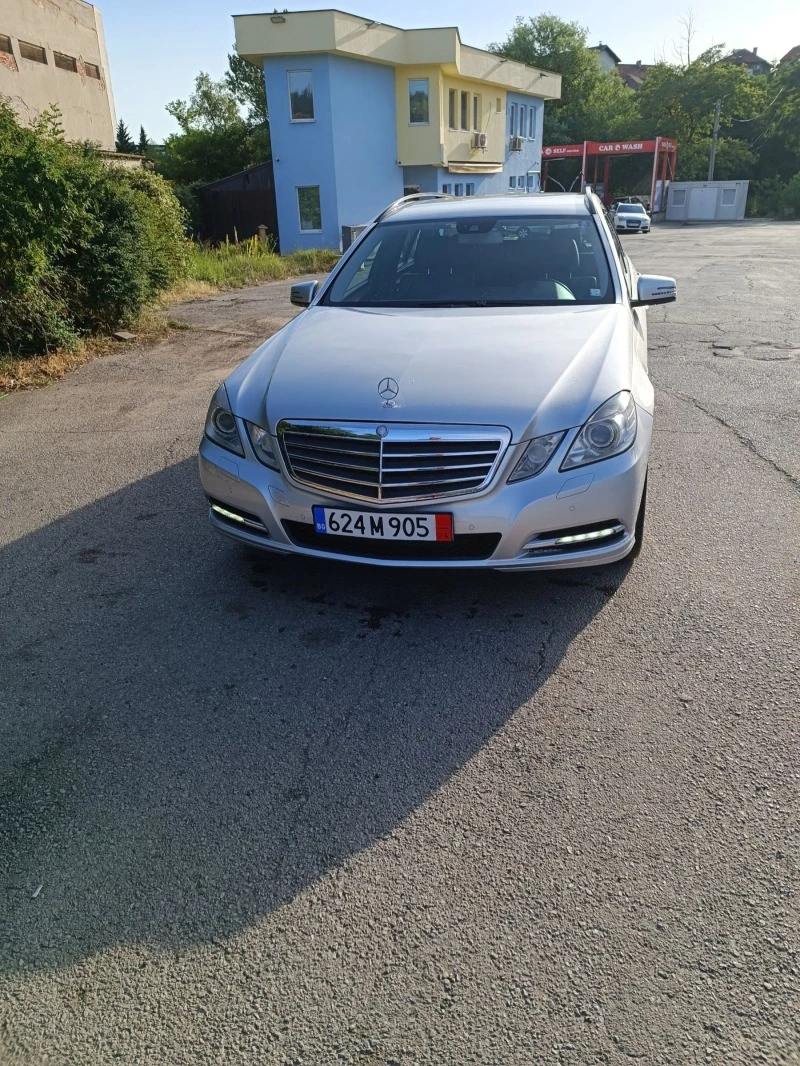 Mercedes-Benz E 220 170hp Автоматик, снимка 3 - Автомобили и джипове - 47174338