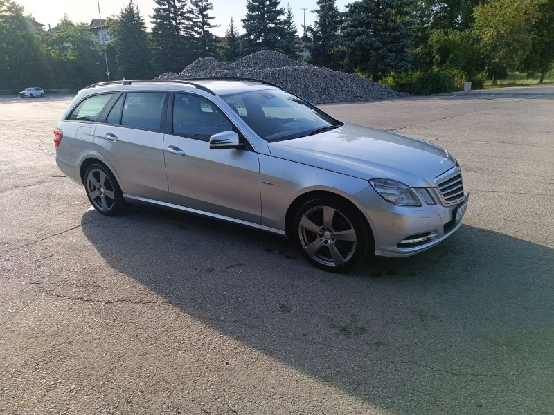 Mercedes-Benz E 220 170hp Автоматик, снимка 2 - Автомобили и джипове - 47174338