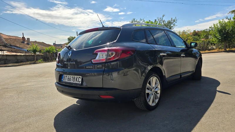 Renault Megane 1.9 dci ДВА КЛЮЧА КЕЙ ЛЕС, снимка 5 - Автомобили и джипове - 47268852