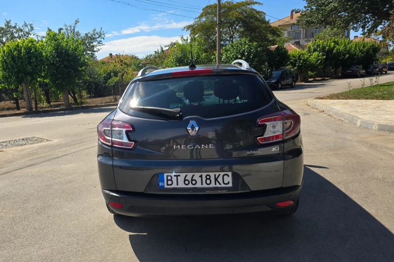 Renault Megane 1.9 dci ДВА КЛЮЧА КЕЙ ЛЕС, снимка 4 - Автомобили и джипове - 47268852