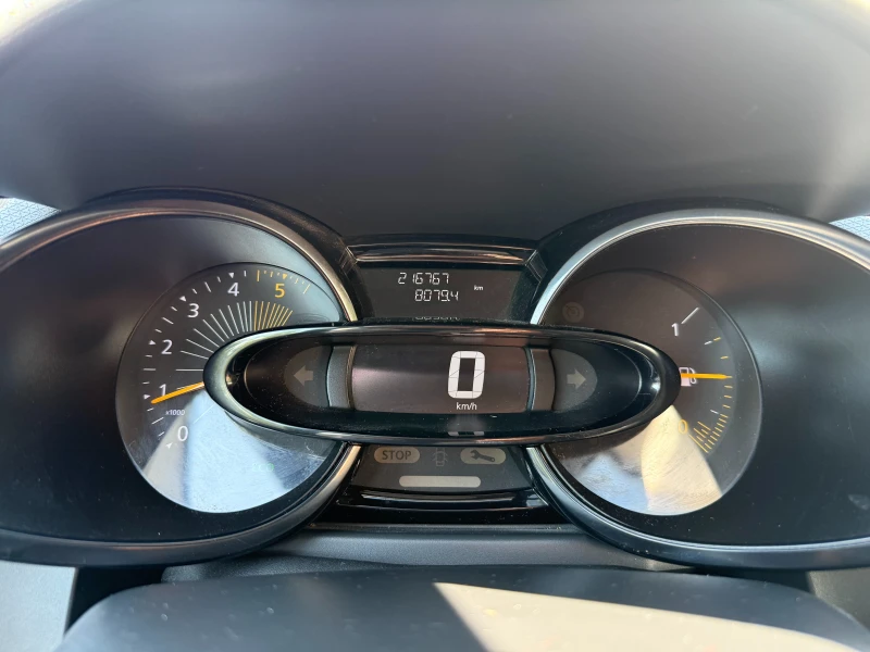 Renault Clio 1.5d 90 к.с., снимка 13 - Автомобили и джипове - 50952695