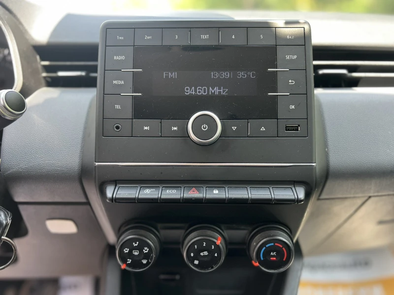 Renault Clio V 1.0 TCe / 100 к.с., снимка 12 - Автомобили и джипове - 51204633