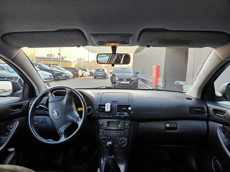 Toyota Avensis 1.8 vvti, снимка 7 - Автомобили и джипове - 52859591