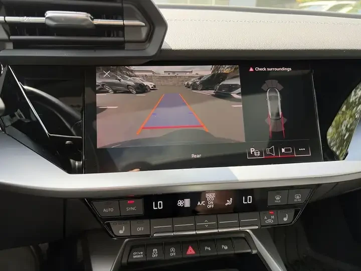 Audi A3 40 Komfort/Carplay/QUATTRO/CARFAX, снимка 13 - Автомобили и джипове - 55157673