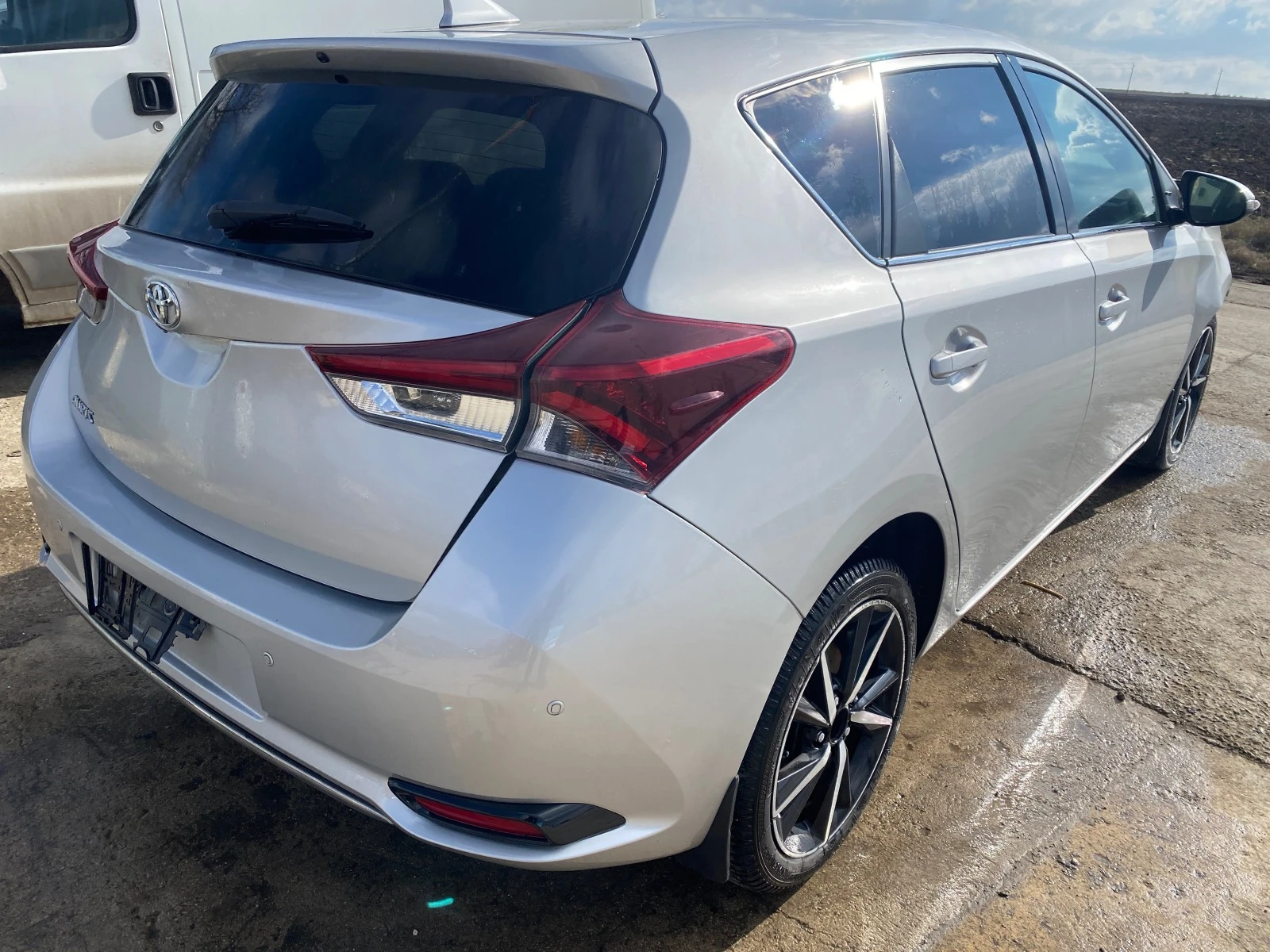 Toyota Auris 1.6 VVT-i - изображение 5