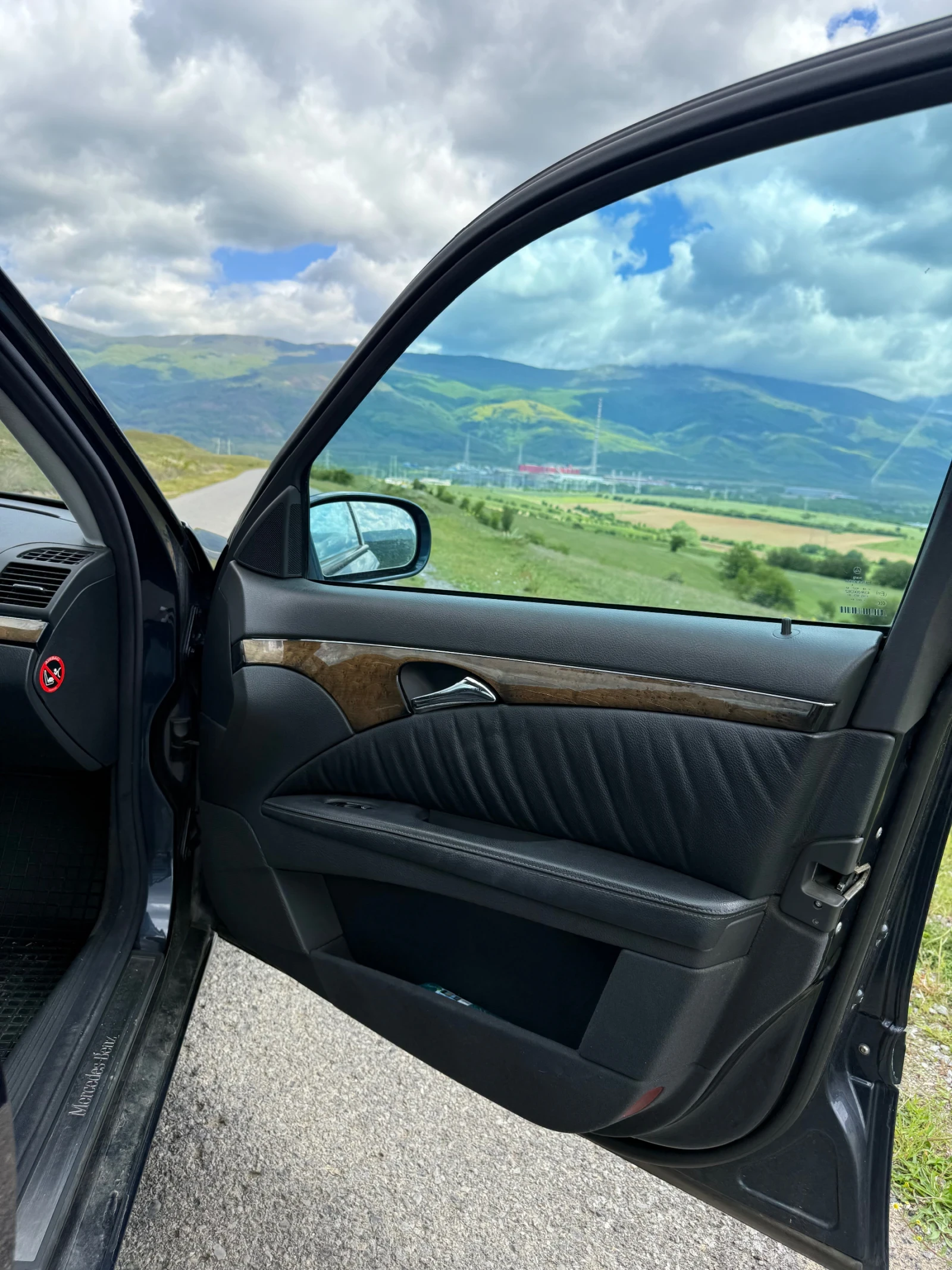 Mercedes-Benz E 320  - изображение 9