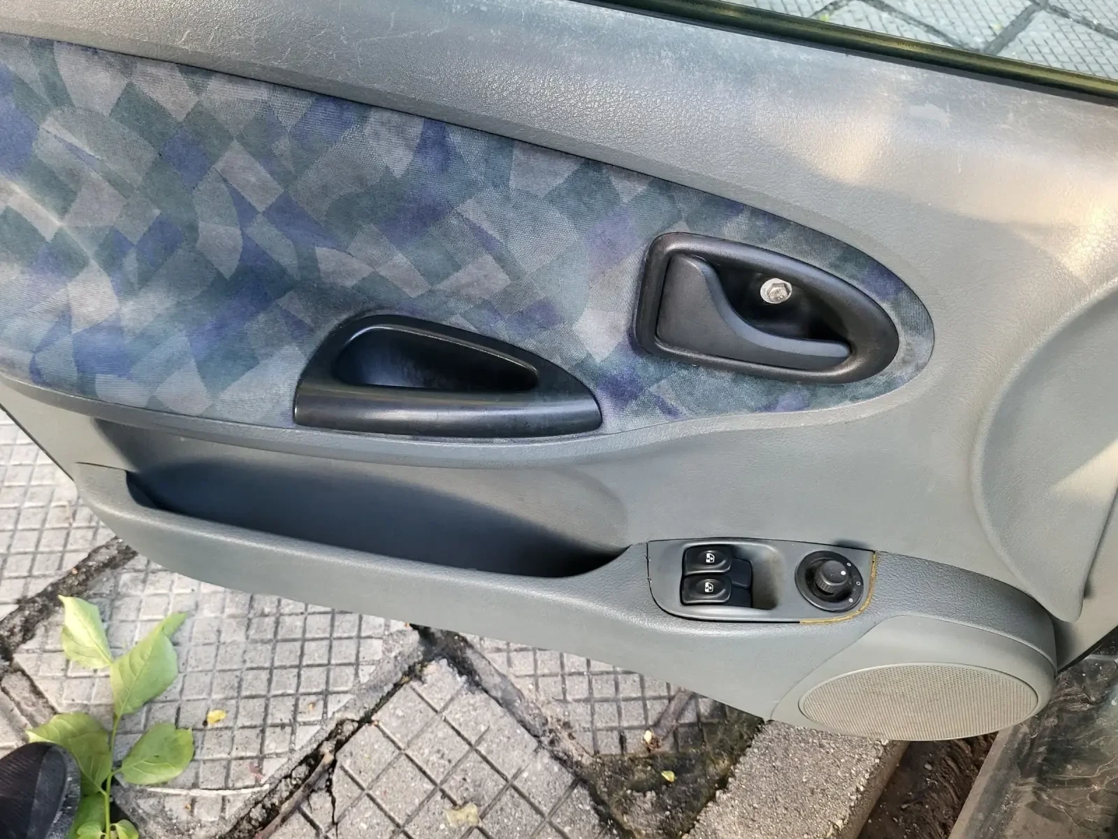 Renault Megane 1.6е - изображение 8