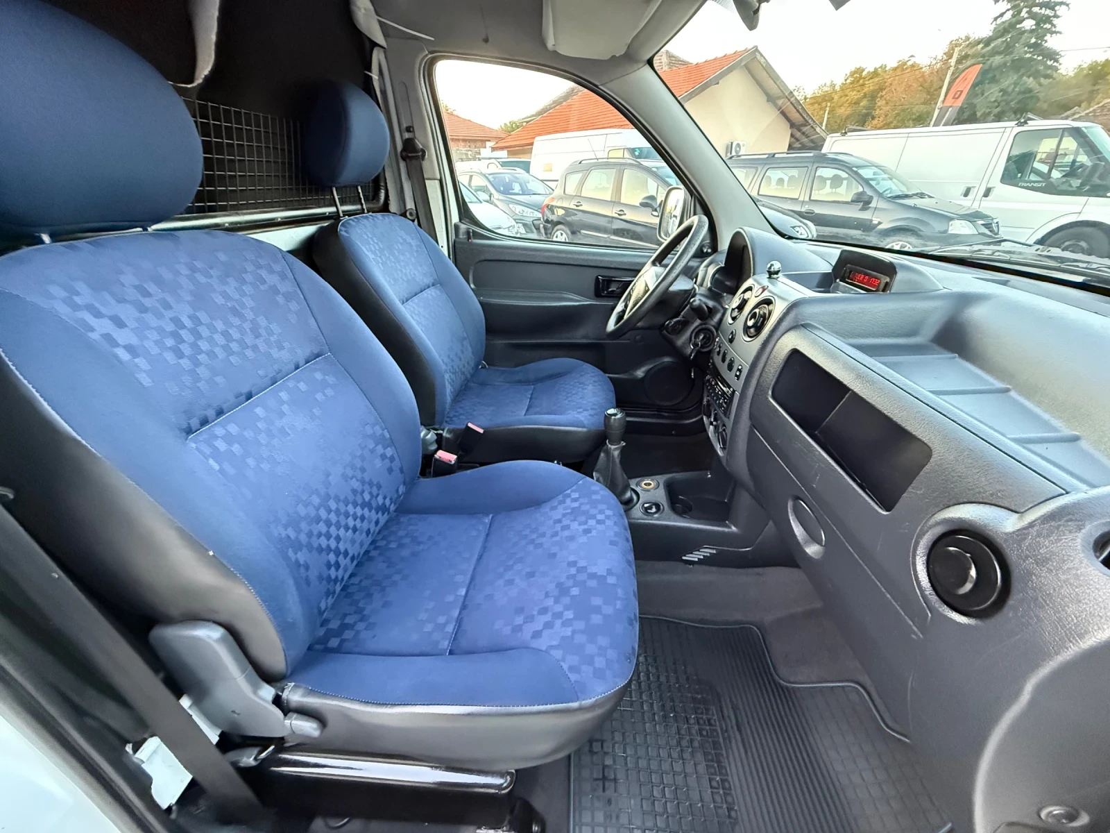 Peugeot Partner 1.6HDI 2008 ГОДИНА - изображение 10