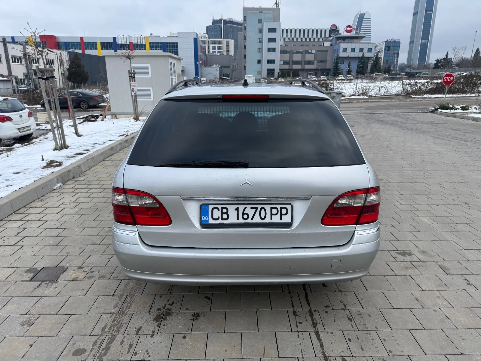 Mercedes-Benz E 320 Avangard , снимка 4 - Автомобили и джипове - 53762052