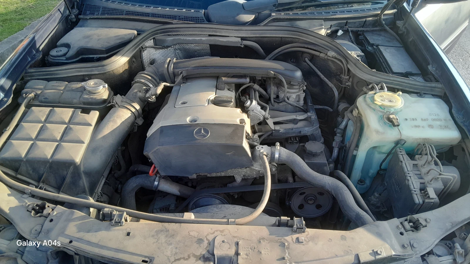 Mercedes-Benz CLK 200 avangard, снимка 9 - Автомобили и джипове - 53765395