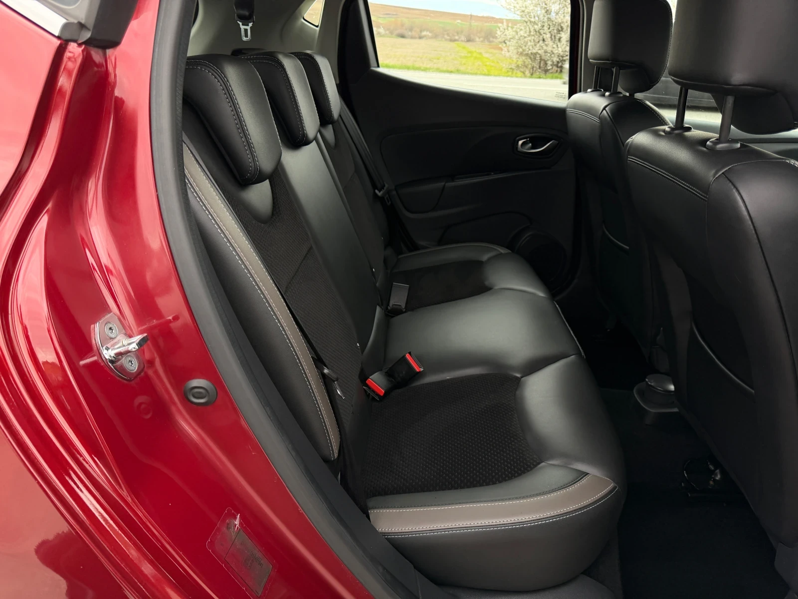 Renault Clio 1.5 DCI, снимка 8 - Автомобили и джипове - 54137373