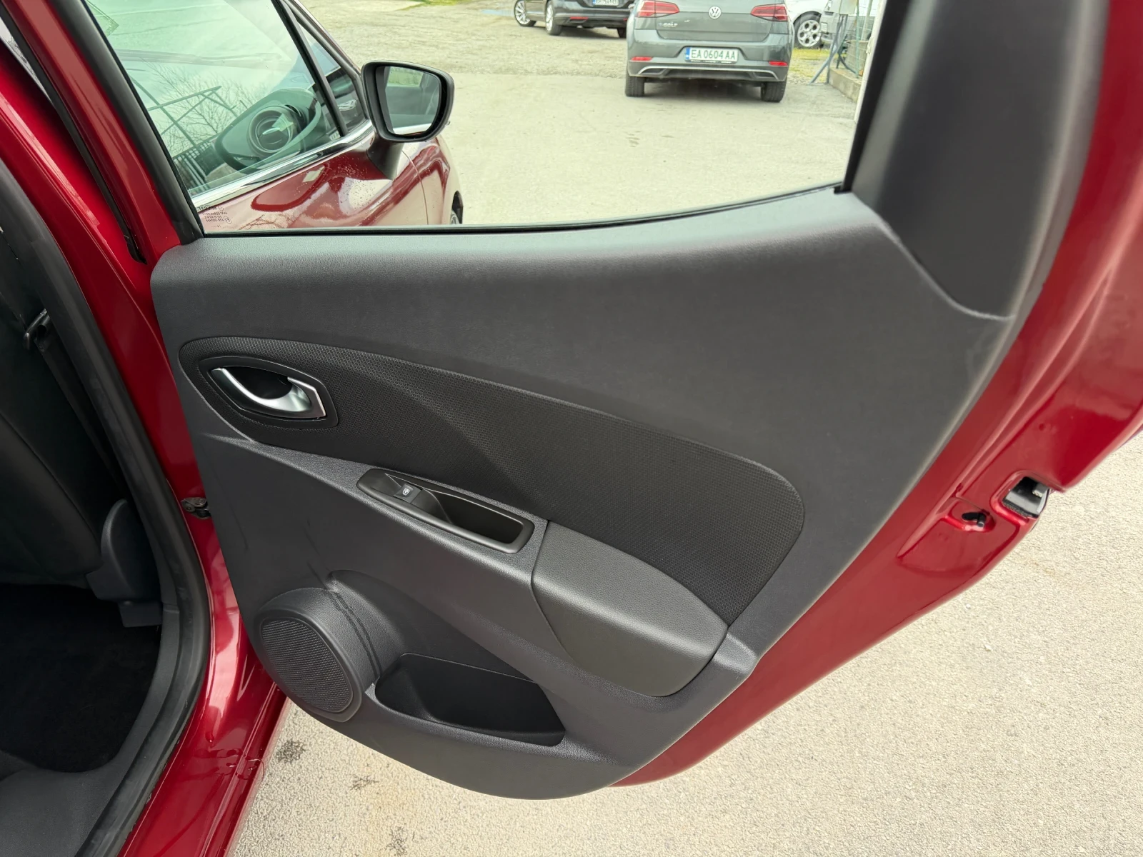 Renault Clio 1.5 DCI, снимка 7 - Автомобили и джипове - 54137373